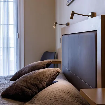 酒店 Angelo Cafe 托隆