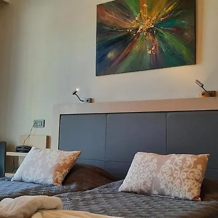 Angelo Cafe 2* Tolón