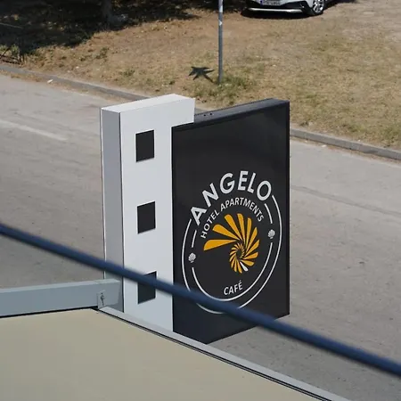 Angelo Cafe 酒店 2*